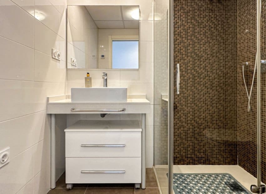 2 makuuhuone Huoneisto myytävänä paikassa Torrevieja mukana uima-altaan - 420 000 € (Ref: 9438224)