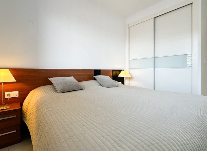 2 makuuhuone Huoneisto myytävänä paikassa Torrevieja mukana uima-altaan - 420 000 € (Ref: 9438224)