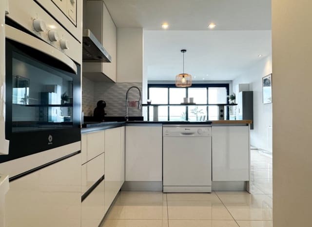 2 makuuhuone Huoneisto myytävänä paikassa Torrevieja mukana uima-altaan - 420 000 € (Ref: 9438224)