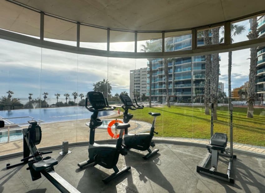 2 makuuhuone Huoneisto myytävänä paikassa Torrevieja mukana uima-altaan - 420 000 € (Ref: 9438224)