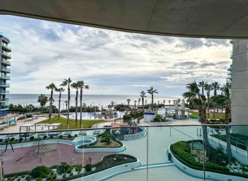 2 makuuhuone Huoneisto myytävänä paikassa Torrevieja mukana uima-altaan - 420 000 € (Ref: 9438224)