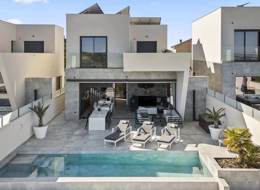 4 makuuhuone Huvila myytävänä paikassa Ciudad Quesada mukana uima-altaan - 749 000 € (Ref: 9438227)