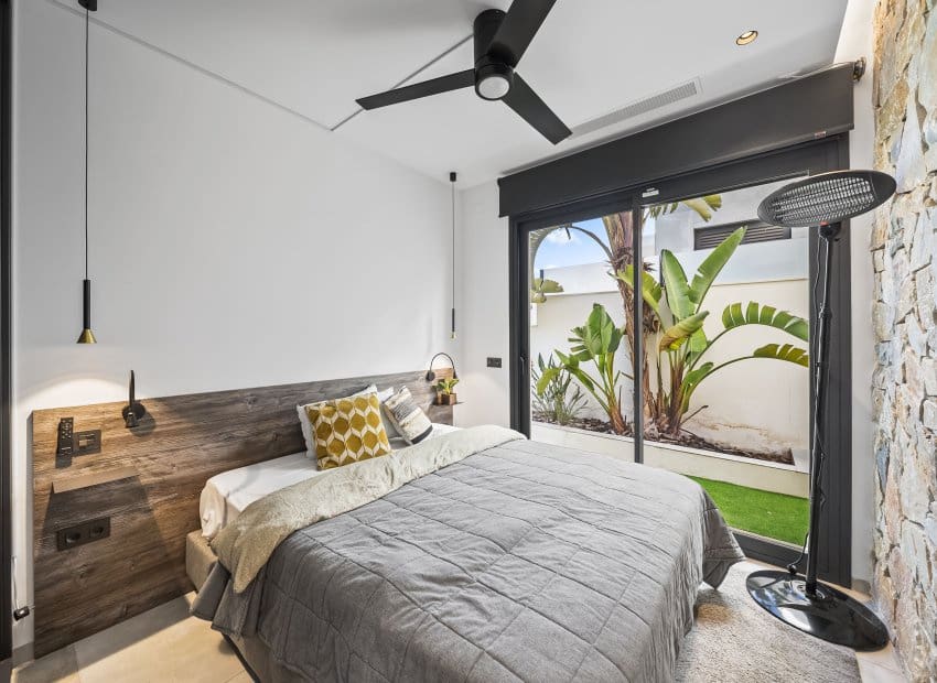 4 makuuhuone Huvila myytävänä paikassa Ciudad Quesada mukana uima-altaan - 749 000 € (Ref: 9438227)