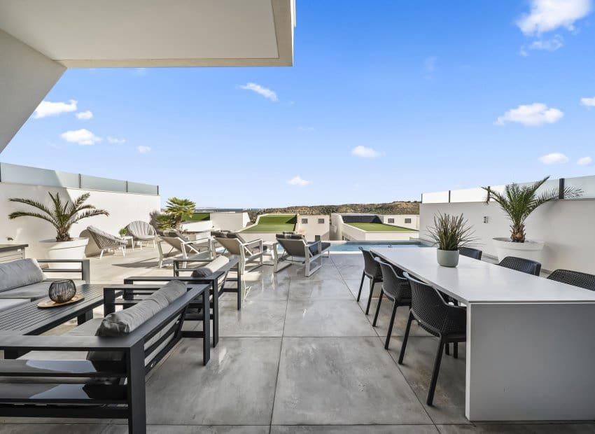 4 makuuhuone Huvila myytävänä paikassa Ciudad Quesada mukana uima-altaan - 749 000 € (Ref: 9438227)