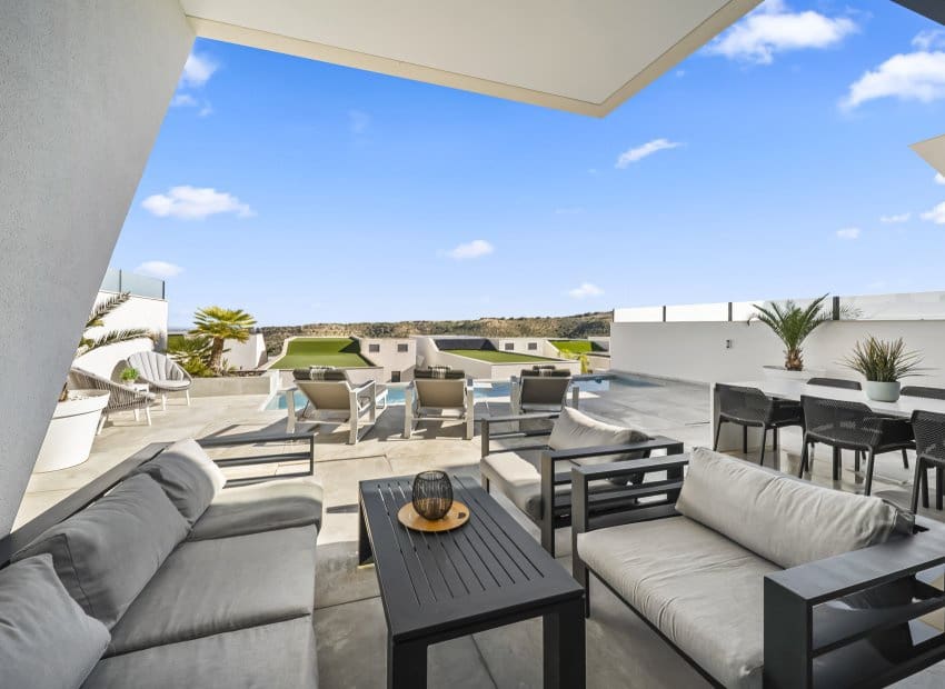 4 makuuhuone Huvila myytävänä paikassa Ciudad Quesada mukana uima-altaan - 749 000 € (Ref: 9438227)