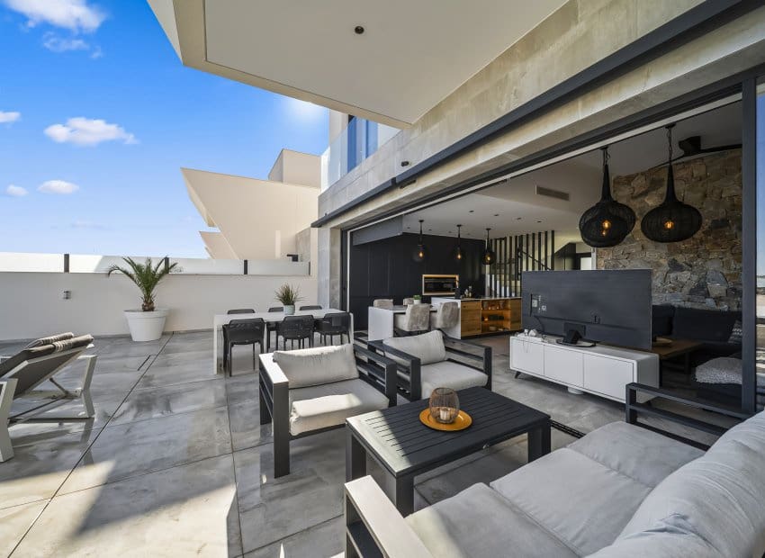 4 makuuhuone Huvila myytävänä paikassa Ciudad Quesada mukana uima-altaan - 749 000 € (Ref: 9438227)