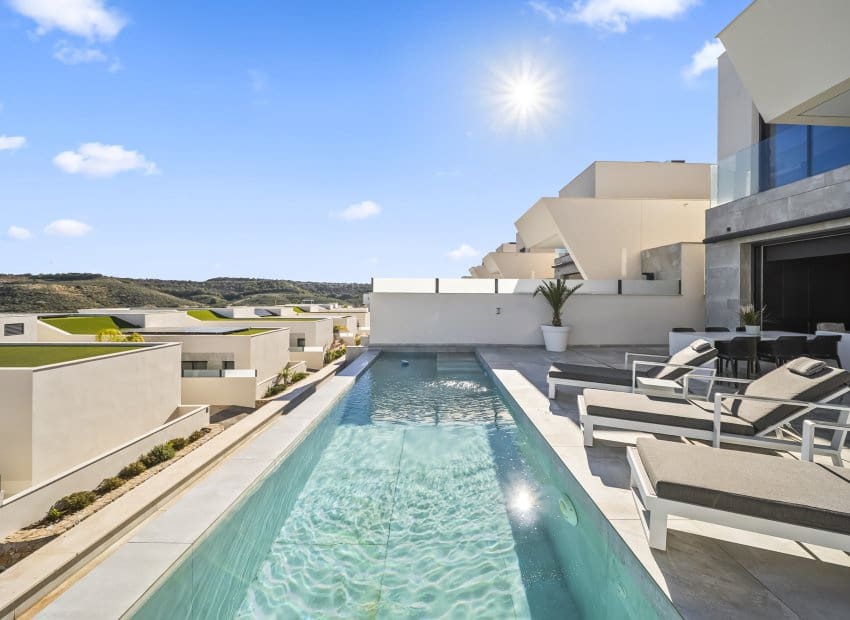 4 makuuhuone Huvila myytävänä paikassa Ciudad Quesada mukana uima-altaan - 749 000 € (Ref: 9438227)