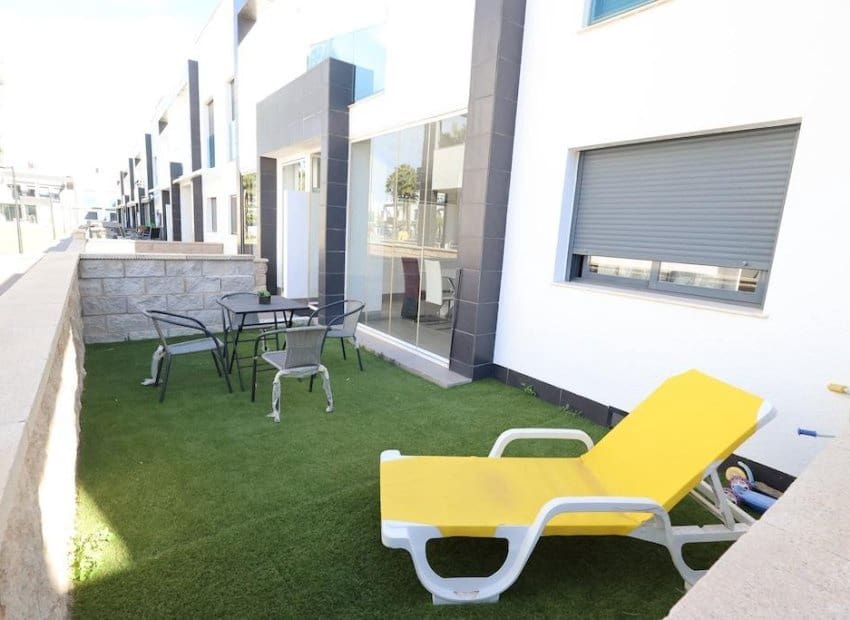 2 soverom Bungalow til salgs i La Zenia med svømmebasseng - € 289 000 (Ref: 9443759)