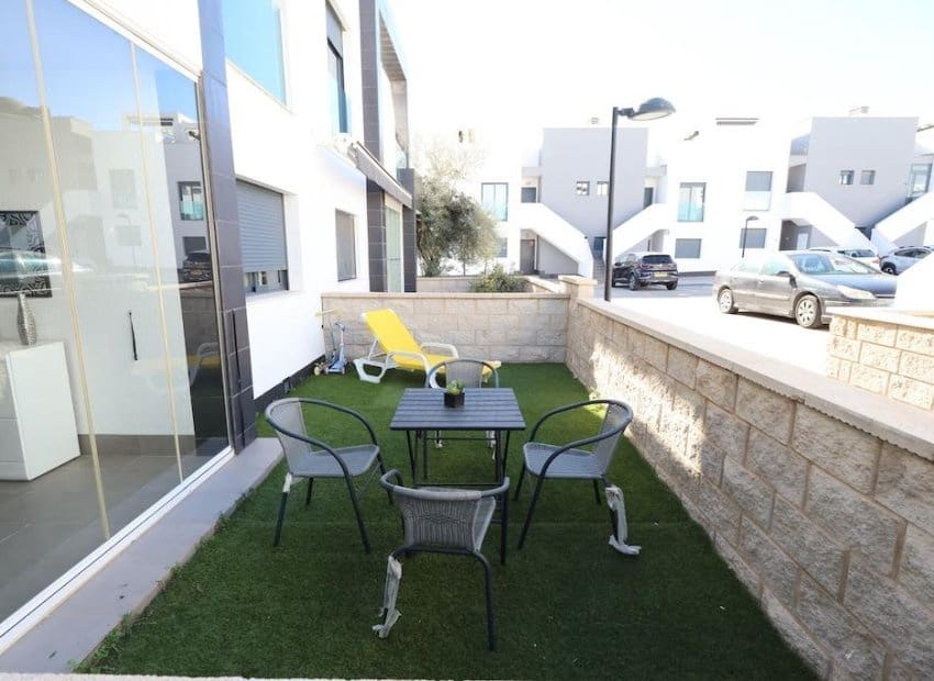 2 soverom Bungalow til salgs i La Zenia med svømmebasseng - € 289 000 (Ref: 9443759)