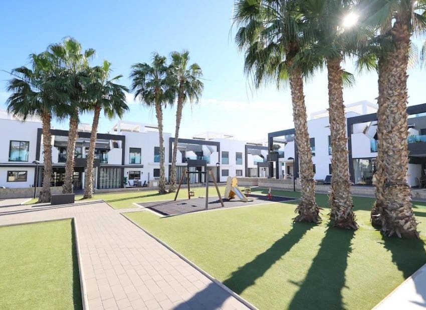 2 soverom Bungalow til salgs i La Zenia med svømmebasseng - € 289 000 (Ref: 9443759)