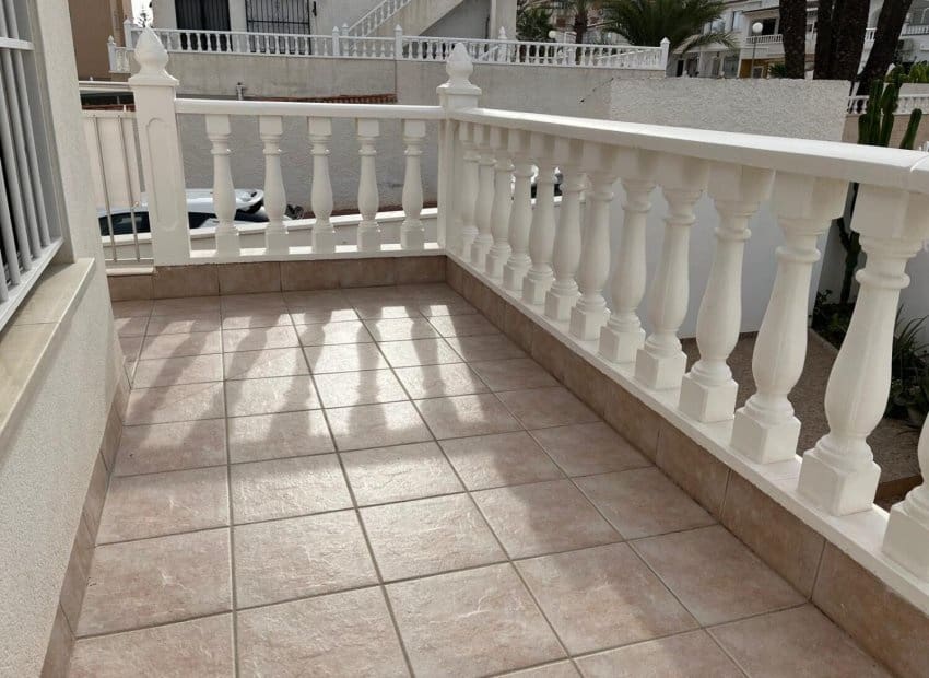 2 bedroom Apartment for sale in Torrevieja - € 149,000 (Ref: 9443760)