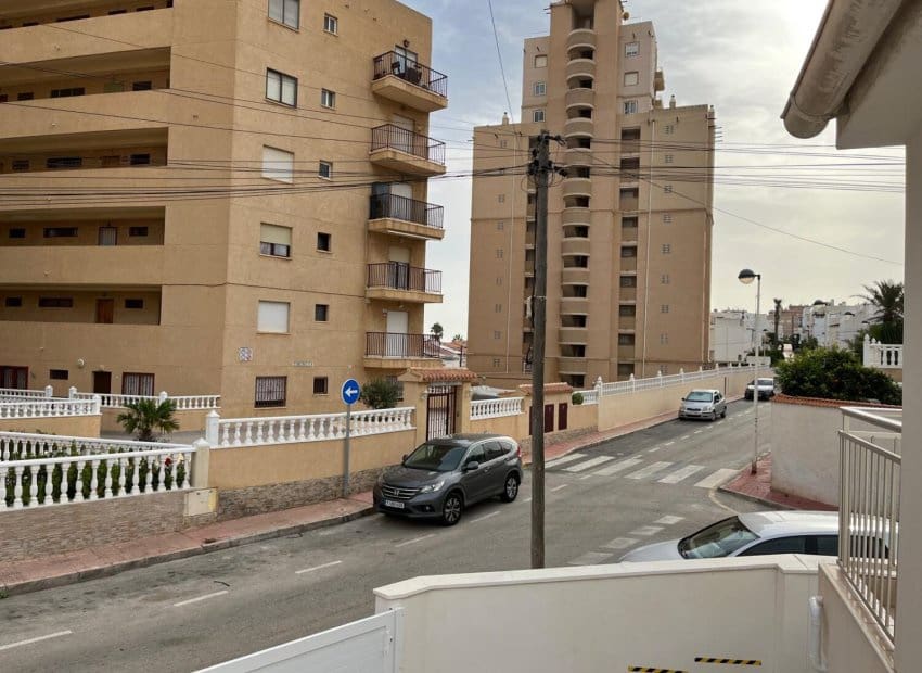2 bedroom Apartment for sale in Torrevieja - € 149,000 (Ref: 9443760)