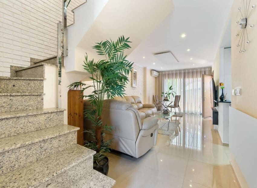 3 soverom Rekkehus til salgs i Aguas Nuevas med svømmebasseng - € 319 000 (Ref: 9443761)