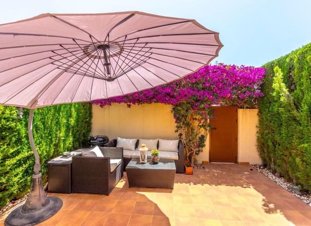 3 soveværelse Rækkehus til salg i Aguas Nuevas, Torrevieja med swimmingpool - € 319.000 (Ref: 9443761)