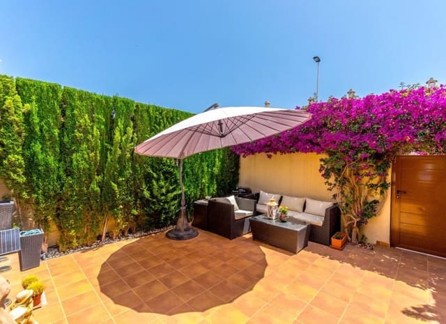 3 soveværelse Rækkehus til salg i Aguas Nuevas, Torrevieja med swimmingpool - € 319.000 (Ref: 9443761)