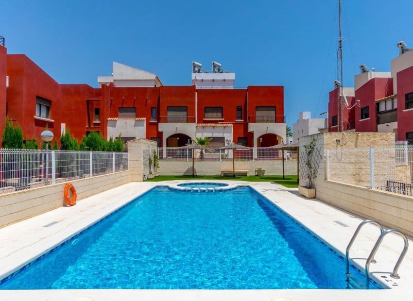 3 soverom Rekkehus til salgs i Aguas Nuevas med svømmebasseng - € 319 000 (Ref: 9443761)