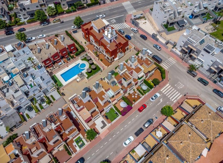 3 soverom Rekkehus til salgs i Aguas Nuevas med svømmebasseng - € 319 000 (Ref: 9443761)