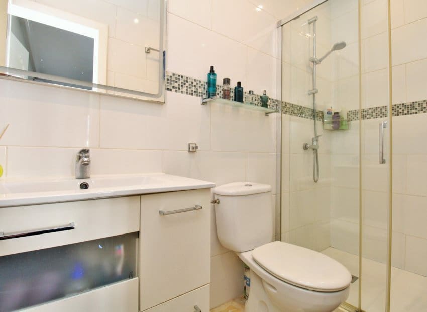 3 Zimmer Bungalow zu verkaufen in Villamartin mit Pool - 229.000 € (Ref: 9443763)