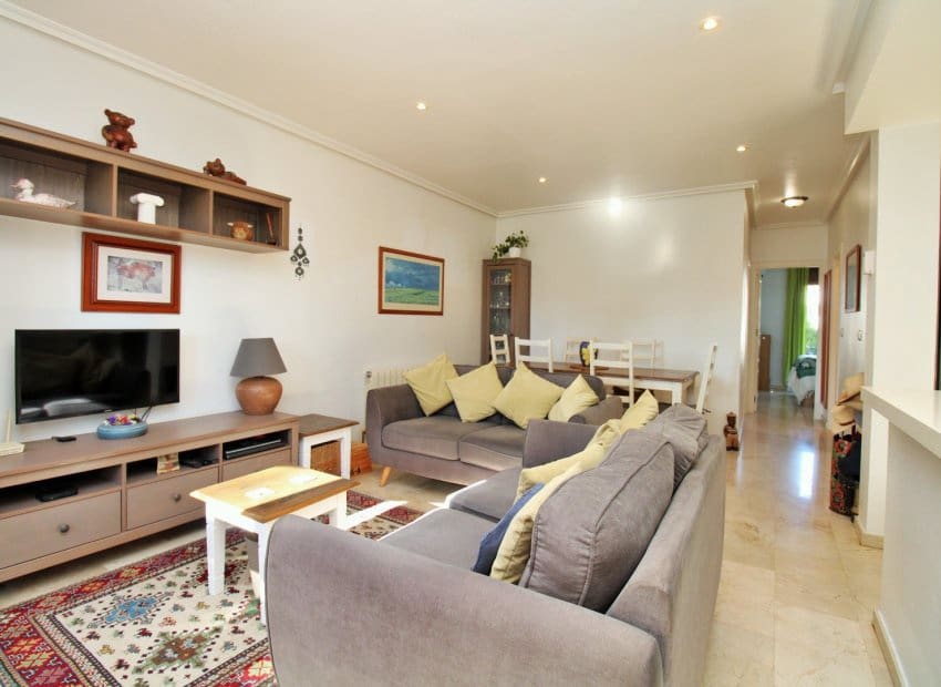 3 Zimmer Bungalow zu verkaufen in Villamartin mit Pool - 229.000 € (Ref: 9443763)