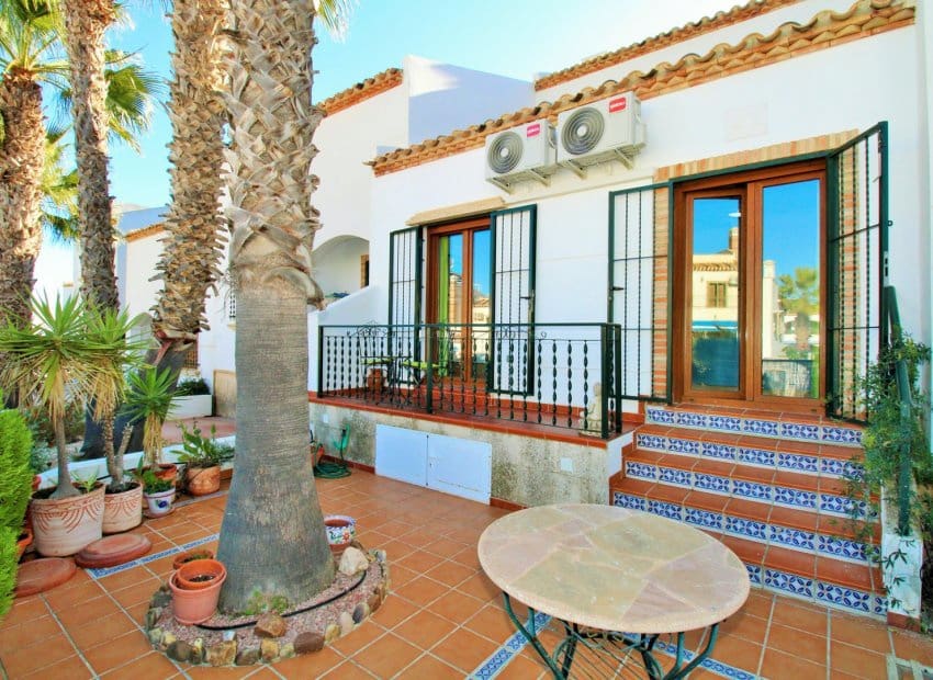 3 Zimmer Bungalow zu verkaufen in Villamartin mit Pool - 229.000 € (Ref: 9443763)