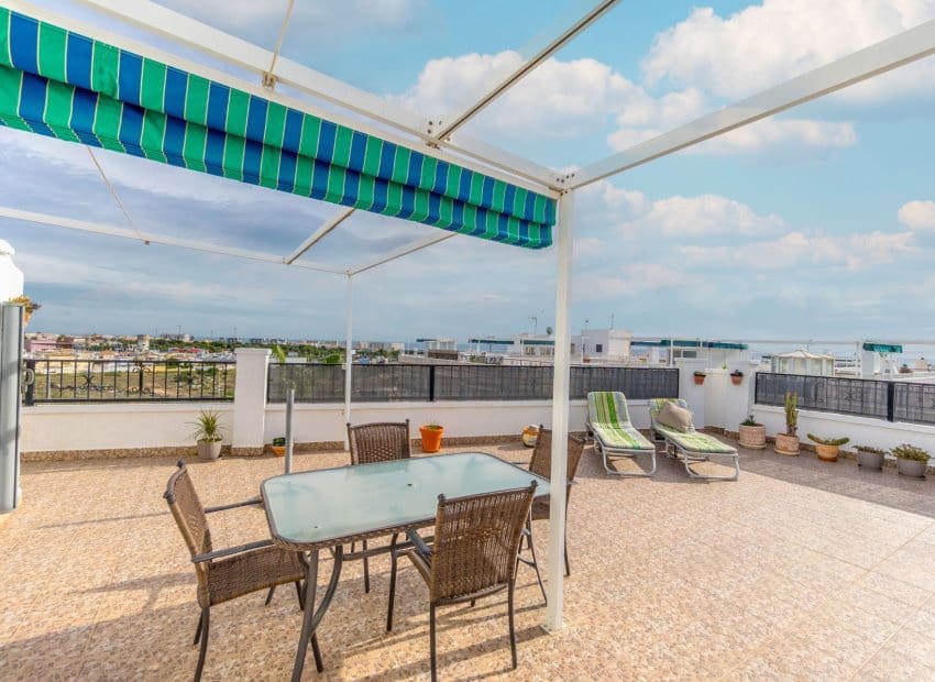 3 bedroom Penthouse for sale in Orihuela Costa with pool - € 210,000 (Ref: 9443764)