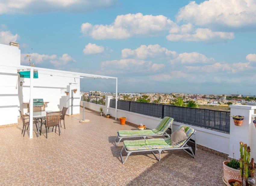 3 bedroom Penthouse for sale in Orihuela Costa with pool - € 210,000 (Ref: 9443764)