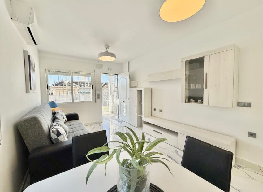 2 soveværelse Byhus til salg i El Chaparral med swimmingpool - € 177.000 (Ref: 9443765)