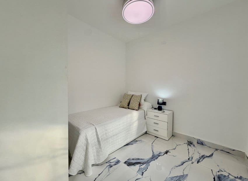 2 soveværelse Byhus til salg i El Chaparral med swimmingpool - € 177.000 (Ref: 9443765)