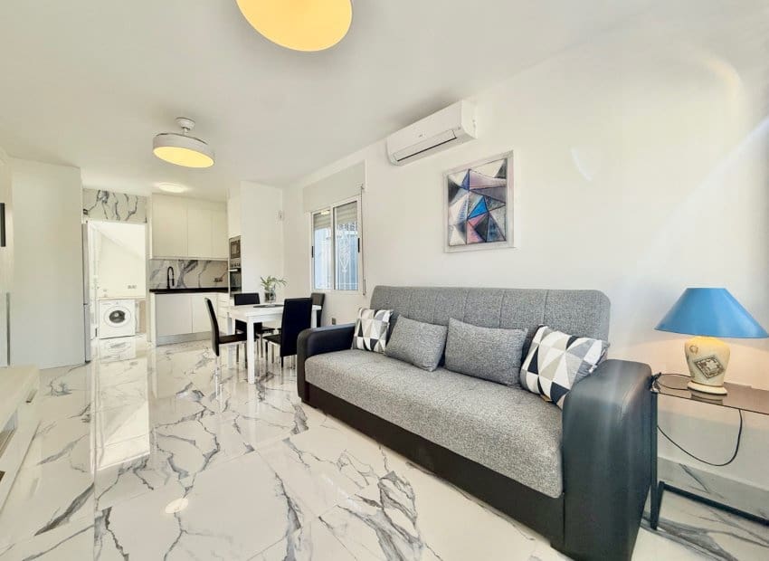 2 soveværelse Byhus til salg i El Chaparral med swimmingpool - € 177.000 (Ref: 9443765)