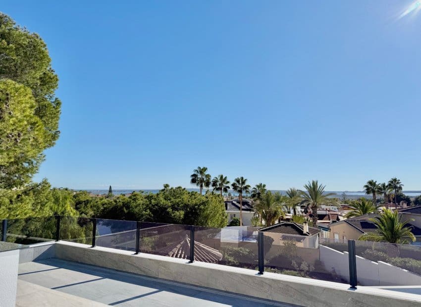 4 sypialnia Willa na sprzedaż w Ciudad Quesada z basenem - 799 000 € (Ref: 9443766)