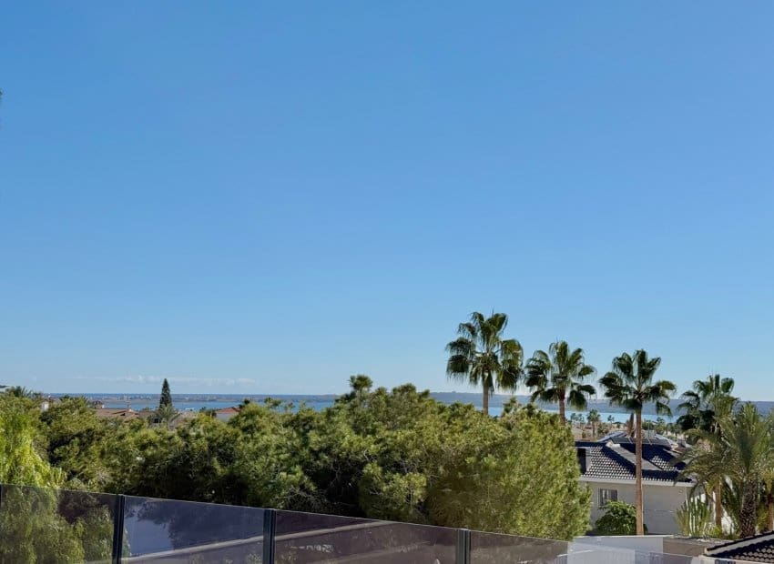 4 sypialnia Willa na sprzedaż w Ciudad Quesada z basenem - 799 000 € (Ref: 9443766)