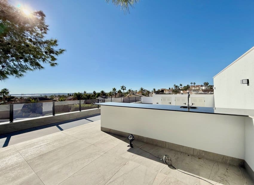 4 sypialnia Willa na sprzedaż w Ciudad Quesada z basenem - 799 000 € (Ref: 9443766)