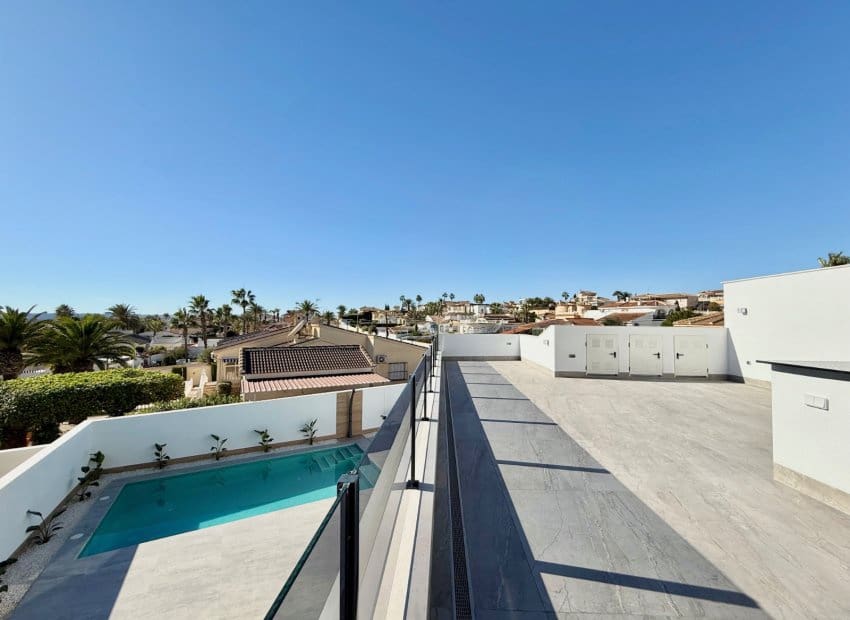 4 sypialnia Willa na sprzedaż w Ciudad Quesada z basenem - 799 000 € (Ref: 9443766)