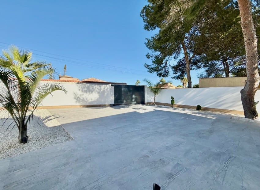 4 sypialnia Willa na sprzedaż w Ciudad Quesada z basenem - 799 000 € (Ref: 9443766)