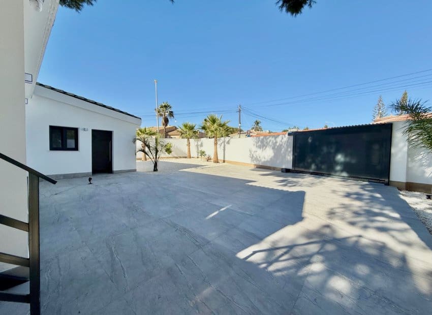 4 sypialnia Willa na sprzedaż w Ciudad Quesada z basenem - 799 000 € (Ref: 9443766)