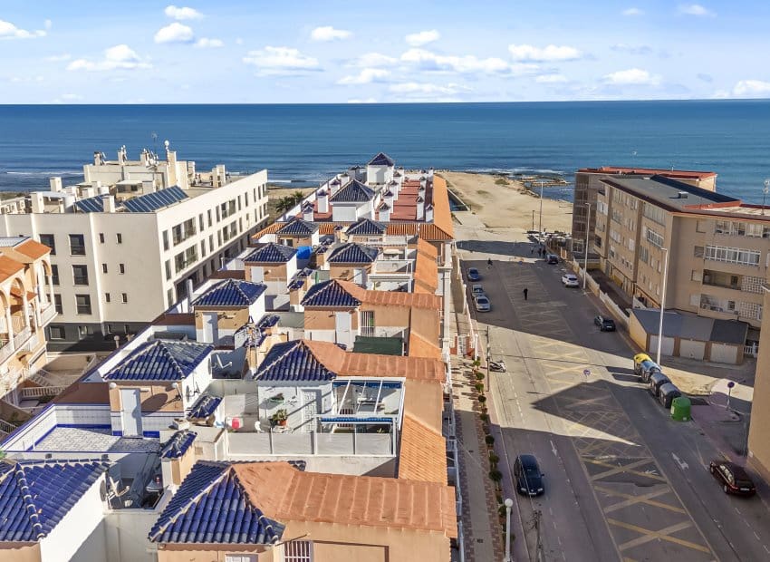 2 sypialnia Apartament przy plaży na sprzedaż w La Mata z basenem - 264 900 € (Ref: 9443769)