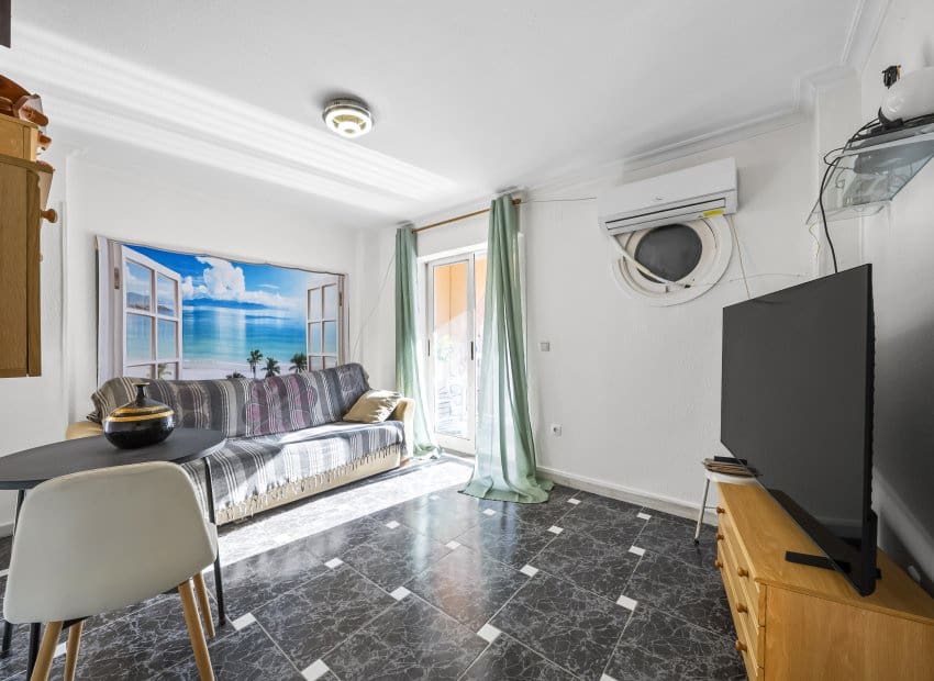 1 soverom Penthouse til salgs i La Mata med svømmebasseng - € 160 000 (Ref: 9443770)