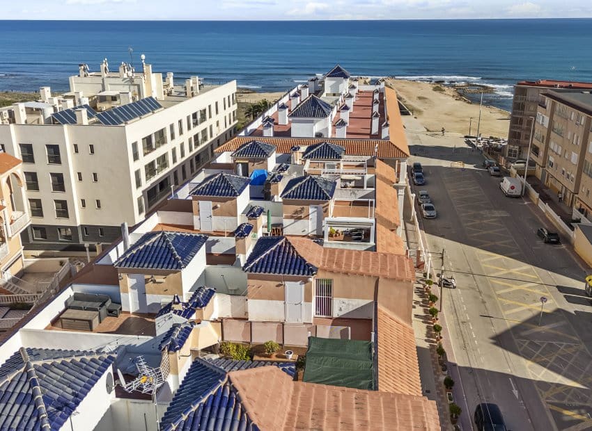 1 soverom Penthouse til salgs i La Mata med svømmebasseng - € 160 000 (Ref: 9443770)