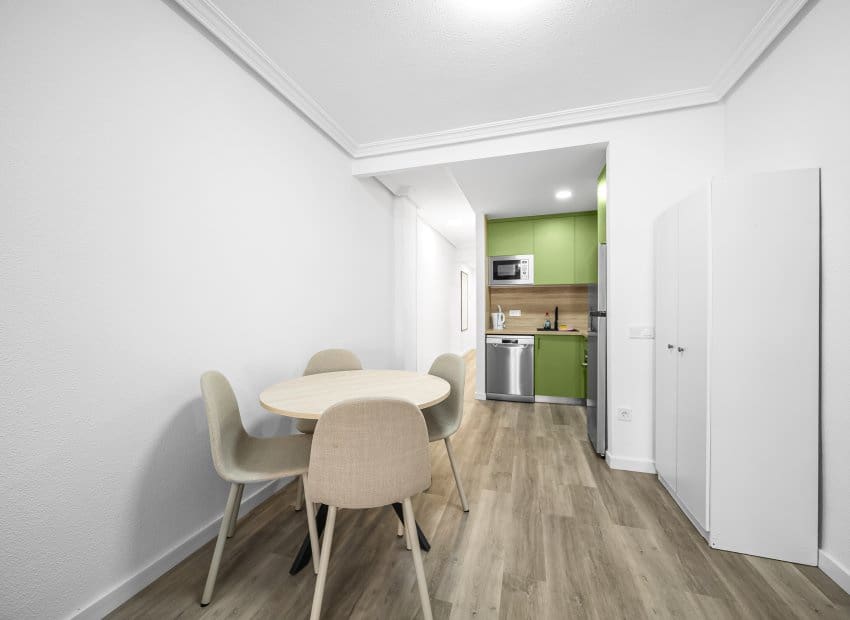 Apartamento de 2 habitaciones en Torrevieja en venta - 175.000 € (Ref: 9443771)