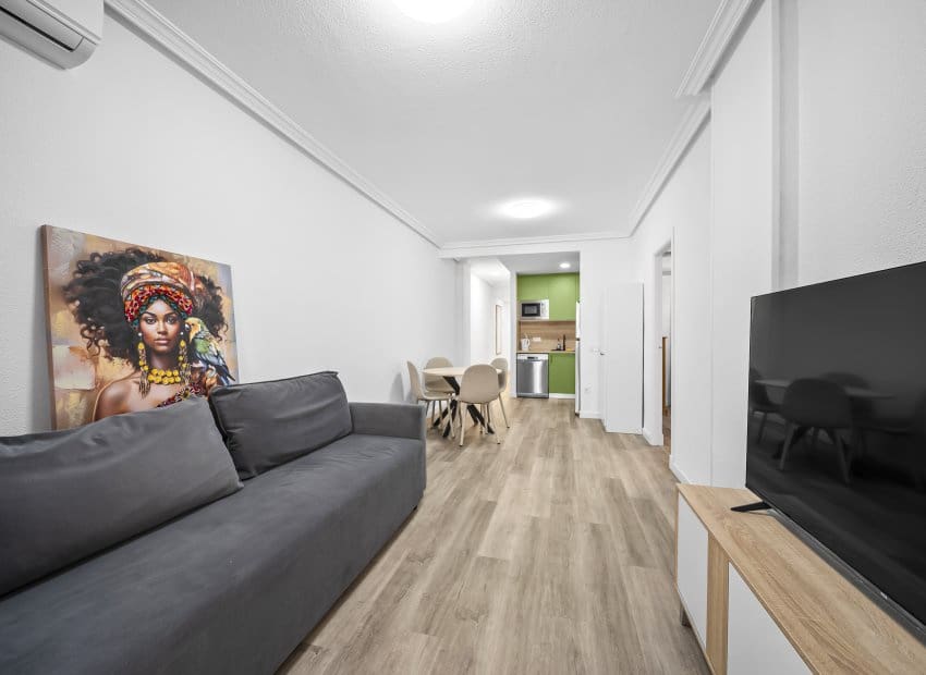 Apartamento de 2 habitaciones en Torrevieja en venta - 175.000 € (Ref: 9443771)