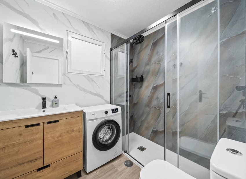 Apartamento de 2 habitaciones en Torrevieja en venta - 175.000 € (Ref: 9443771)