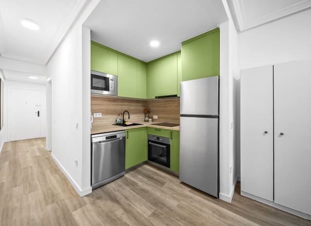 Apartamento de 2 habitaciones en Centro, Torrevieja en venta - 175.000 € (Ref: 9443771)