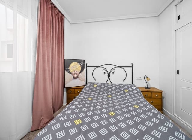 Apartamento de 2 habitaciones en Centro, Torrevieja en venta - 175.000 € (Ref: 9443771)