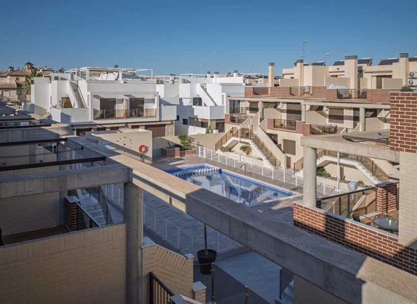 3 bedroom Apartment for sale in Cabo Roig with pool - € 249,900 (Ref: 9443774)