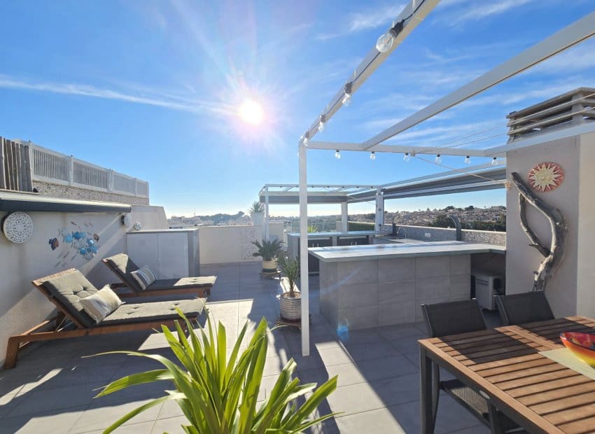 2 quarto Penthouse para venda em Orihuela Costa com piscina garagem - 335 000 € (Ref: 9444915)