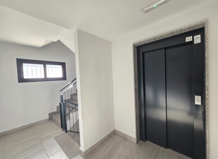 2 quarto Penthouse para venda em Orihuela Costa com piscina garagem - 335 000 € (Ref: 9444915)