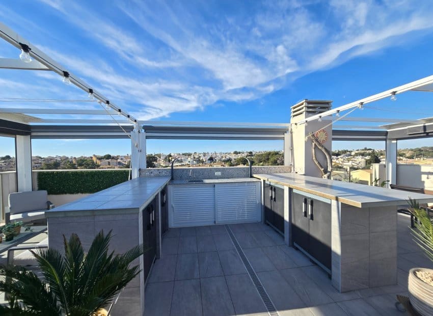 2 quarto Penthouse para venda em Orihuela Costa com piscina garagem - 335 000 € (Ref: 9444915)