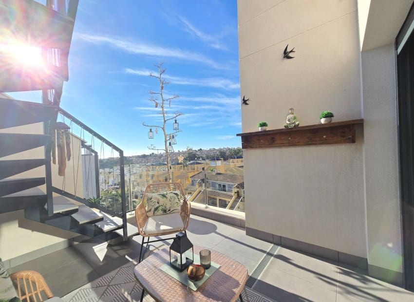 2 quarto Penthouse para venda em Orihuela Costa com piscina garagem - 335 000 € (Ref: 9444915)