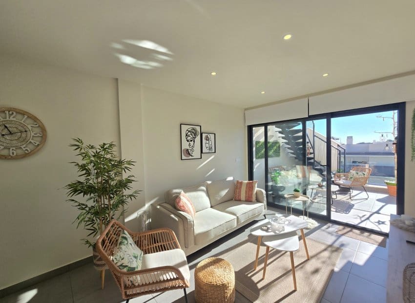 2 quarto Penthouse para venda em Orihuela Costa com piscina garagem - 335 000 € (Ref: 9444915)