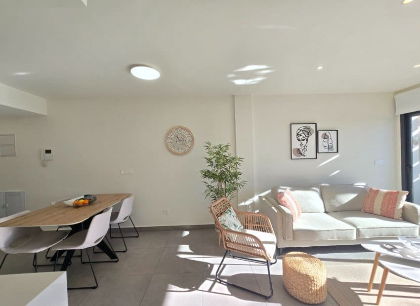 Apartamento de 2 habitaciones en Orihuela Costa en venta con piscina garaje - 335.000 € (Ref: 9444915)